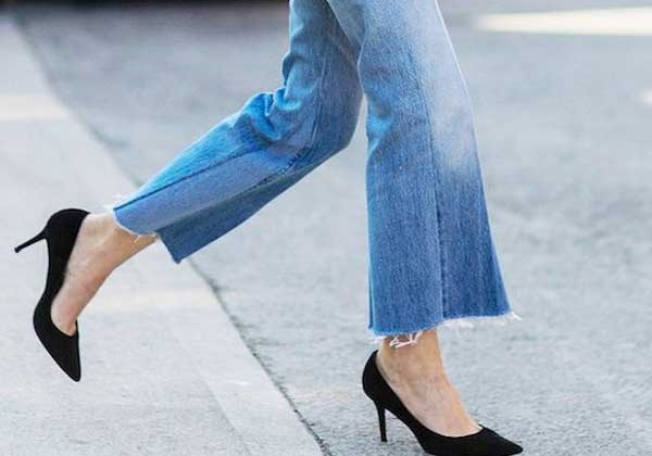 Who suits and what to wear flared jeans with this season?