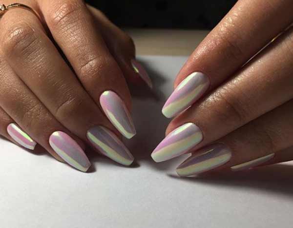 Rubbing unicorn - mirror manicure