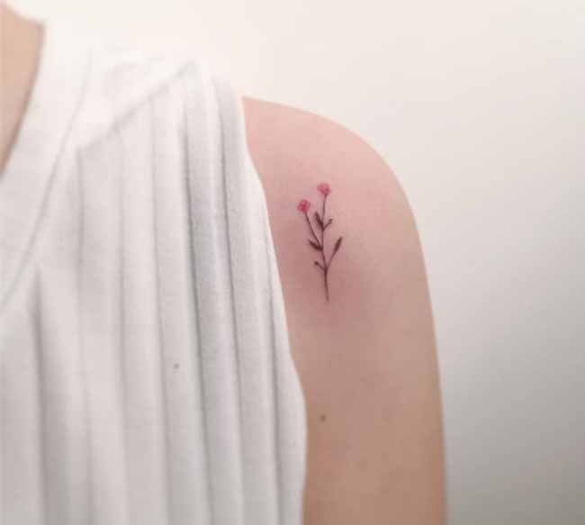 Tatouage de petite fleur