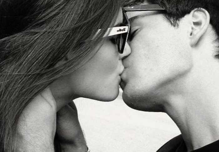 8 kinds of kisses that will just drive him crazy