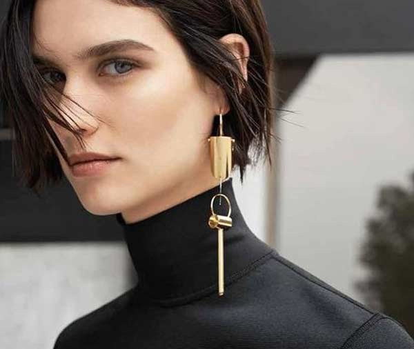 Un exemple de bijoux massifs - boucles d'oreilles