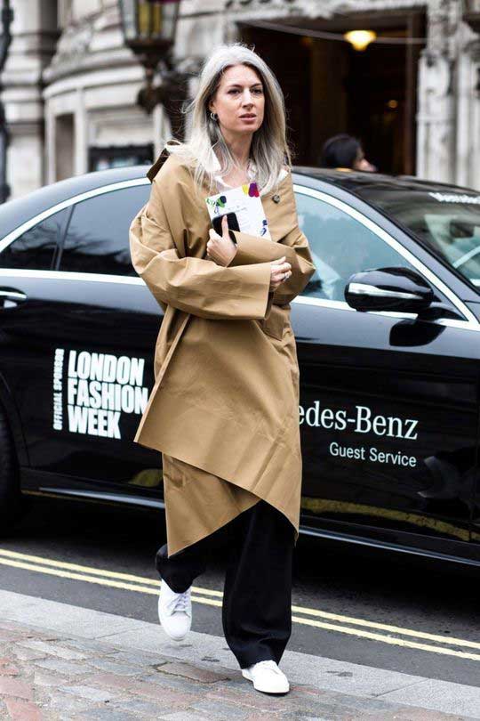 London - the image with wide trousers