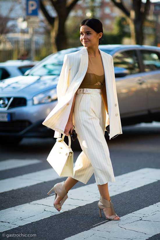 Image de Miroslava Duma avec une jupe-culotte