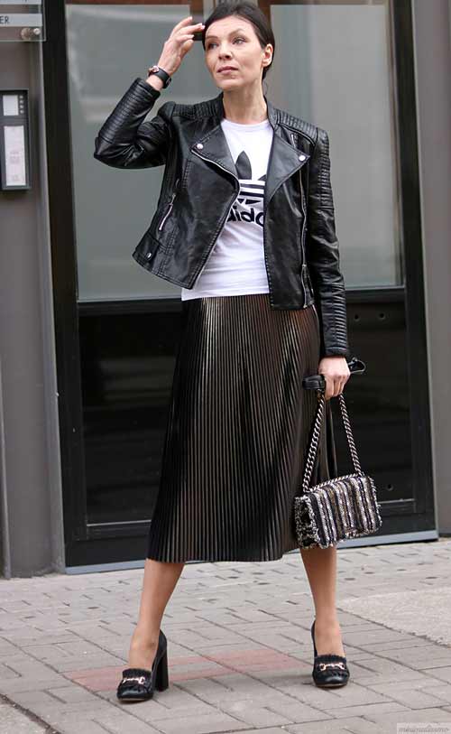 Jupe plissée avec minimalisme style veste en cuir
