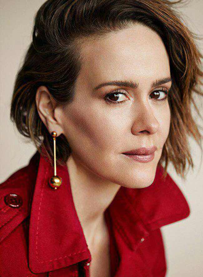 Sarah Paulson coupe de cheveux après 40 ans