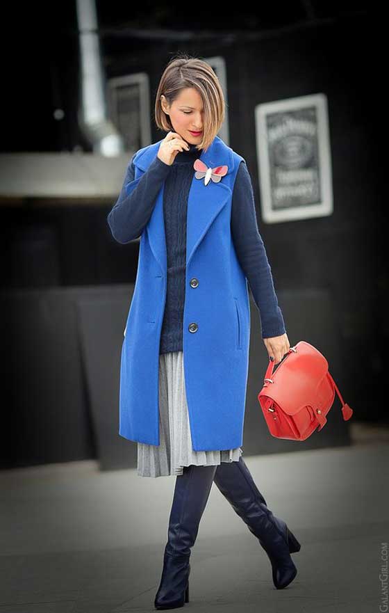 Sleeveless blue coat