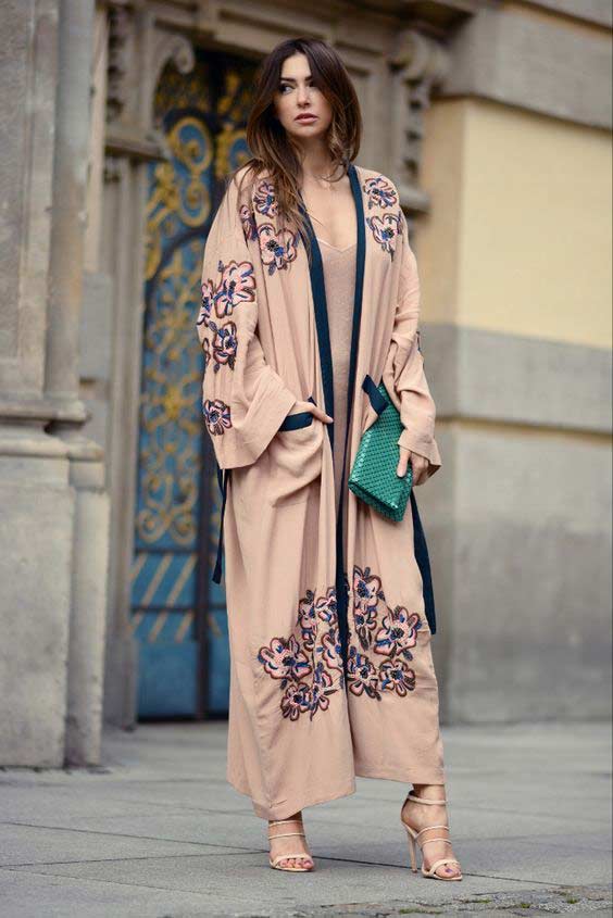 Long cardigan street style