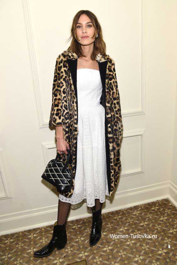 Pairing White Dress and Leopard Print looks