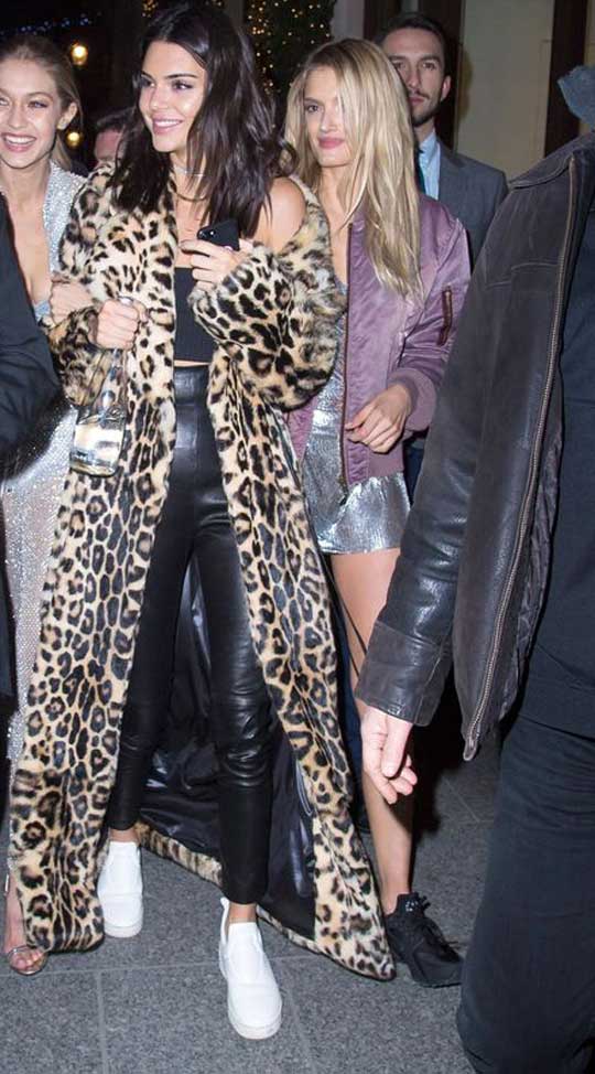 Kendall jenner leopard coat