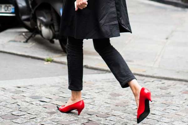 Chaussures rouges à talons chaton