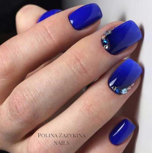 Bleu avec strass