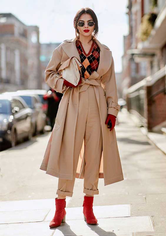 Beige and red photo how to combine street style