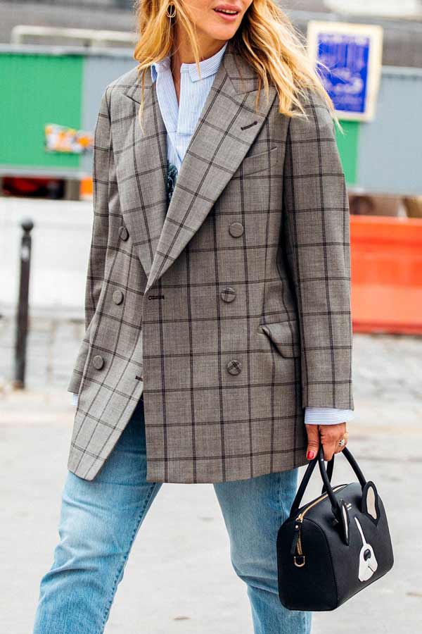 Oversized blazer print cage with jeans