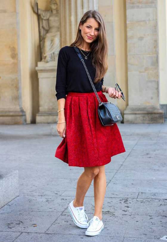 Look with a skirt and converse