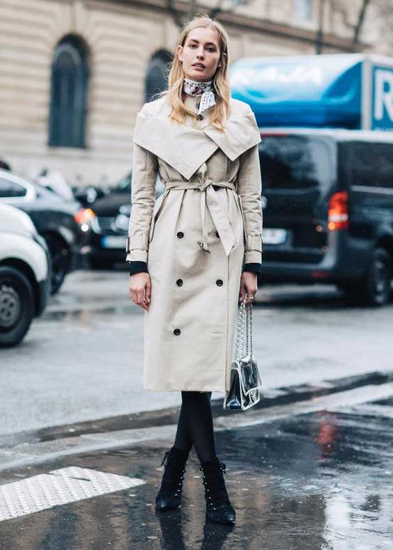 Look with a trench coat