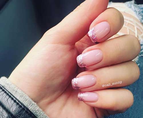 Des paillettes sur le bout des ongles