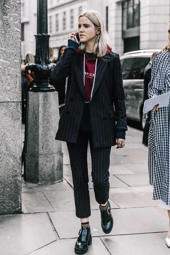 Sweat à capuche + avec tailleur pantalon