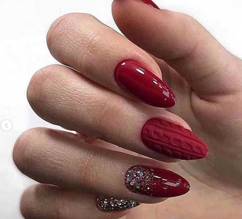 Red is a lovely manicure