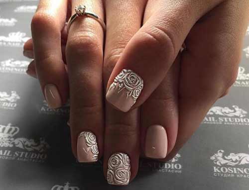 Nude design with painted short nails