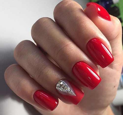 Red is lovely: red manicure ideas for New Year's Eve