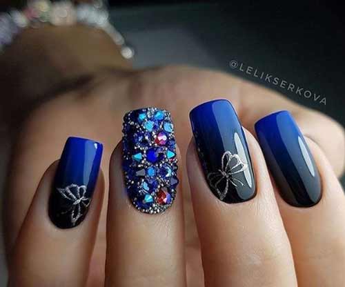 Bleu avec strass