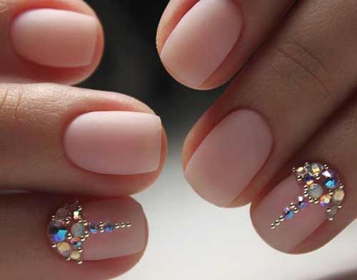 Vernis nude mat + strass