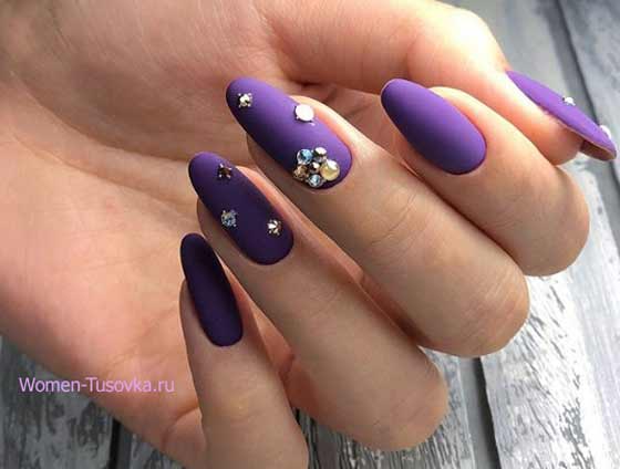 Violet avec strass