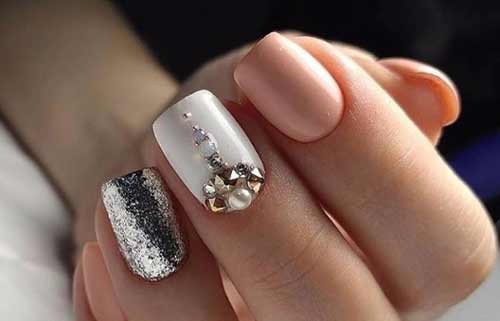 Blanc + strass + paillettes