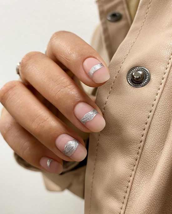 Naturalité maximale: idées de conception d'ongles nude