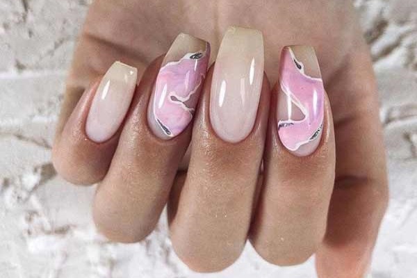 Nude manicure photo