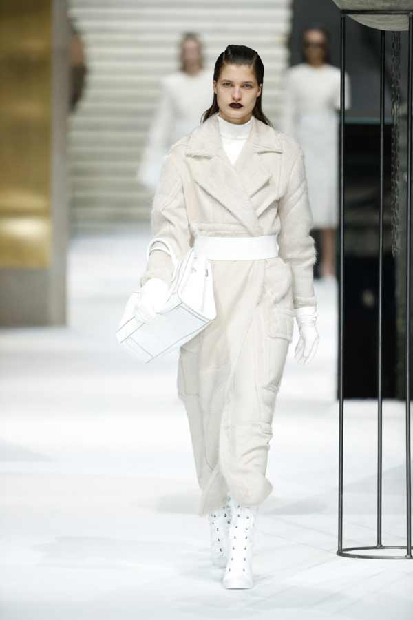 Looks blanc neige Max Mara