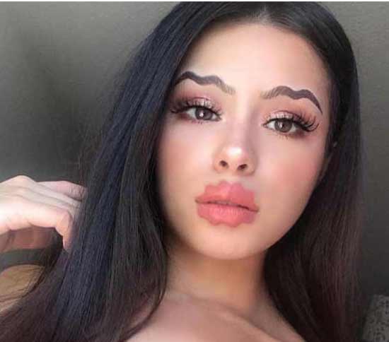 Sourcils ondulés