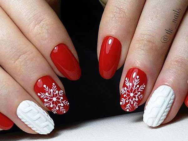 20 designs d'ongles à la mode avec des flocons de neige