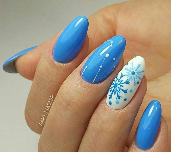 Snowflakes on a white background - manicure