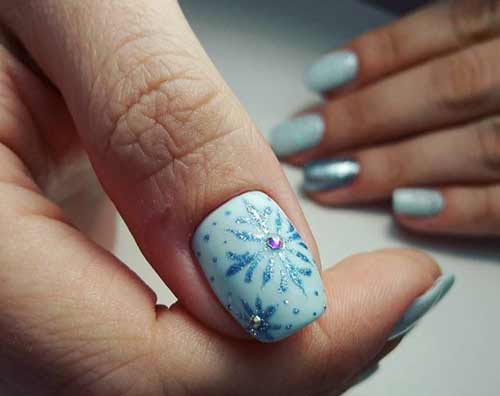 Flocons de neige sur les ongles