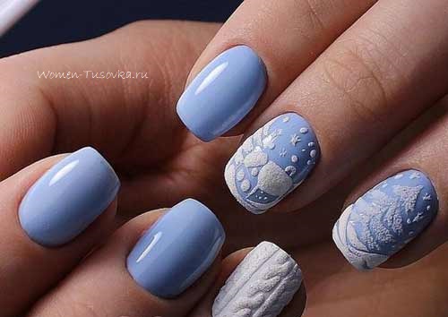 Flocons de neige bleus sur les ongles