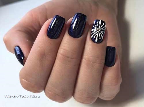 25 trendy snowflake manicure ideas