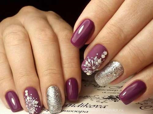 Silver snowflakes on nails