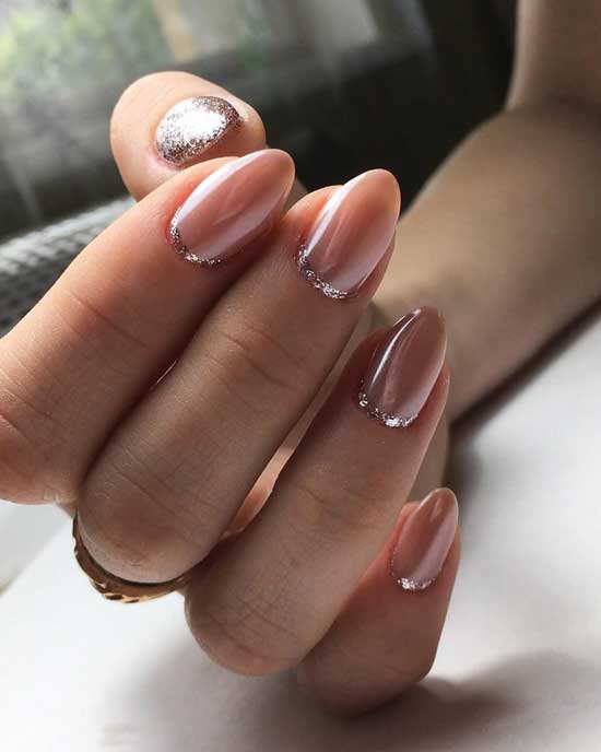 Nude manicure