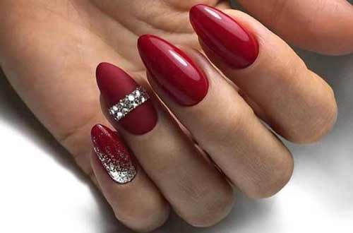 Ongles bracelet rouge