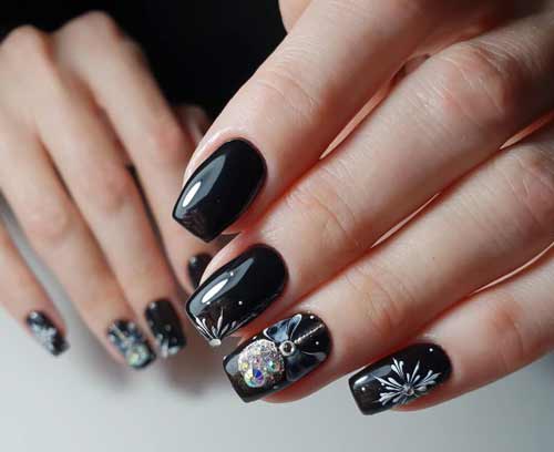 Black manicure for New Year's Eve