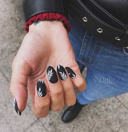 Nail art on short nails