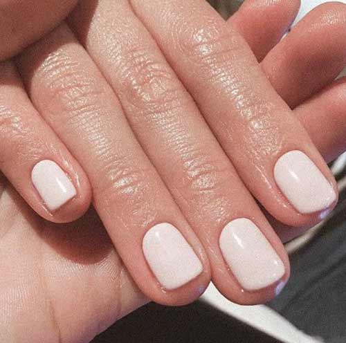 Nude short nails