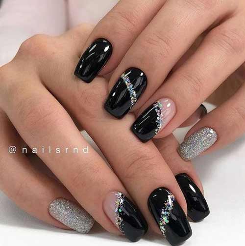 Gris avec un design d'ongle noir