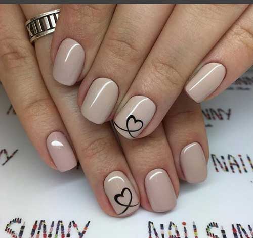 Nude manicure