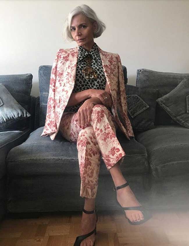 How to dress for a woman of age: ideas from a 52-year-old blogger Instagram, photos