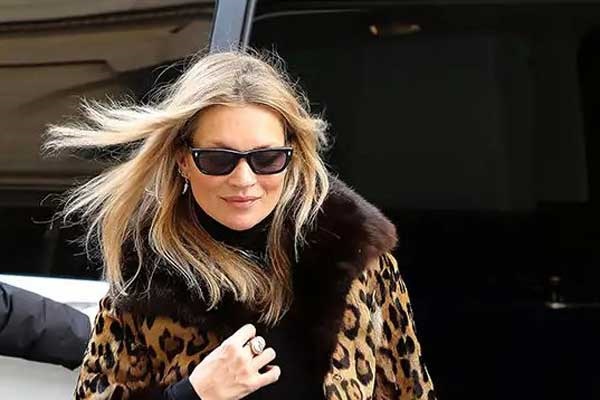 Kate Moss a montré comment porter l'imprimé animal avec la photo parisienne chic 3