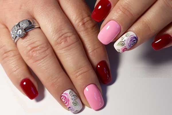 Spring ideas for pale pink manicure