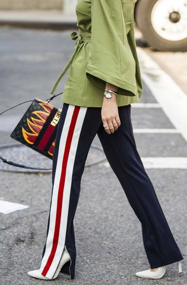 Trousers with stripes in trend