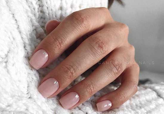 Ongles courts nude